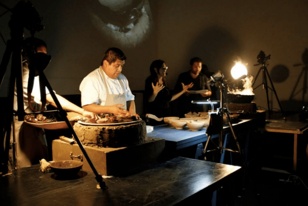 Ale de la Puente, The Universe and the Kitchen, performance at Kosmica Mexico 2013